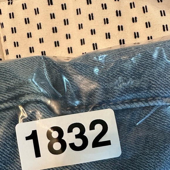 Old Navy High Rise OG Straight Size 14 Distressed Blue Jeans for Women #1832 - Picture 4 of 6